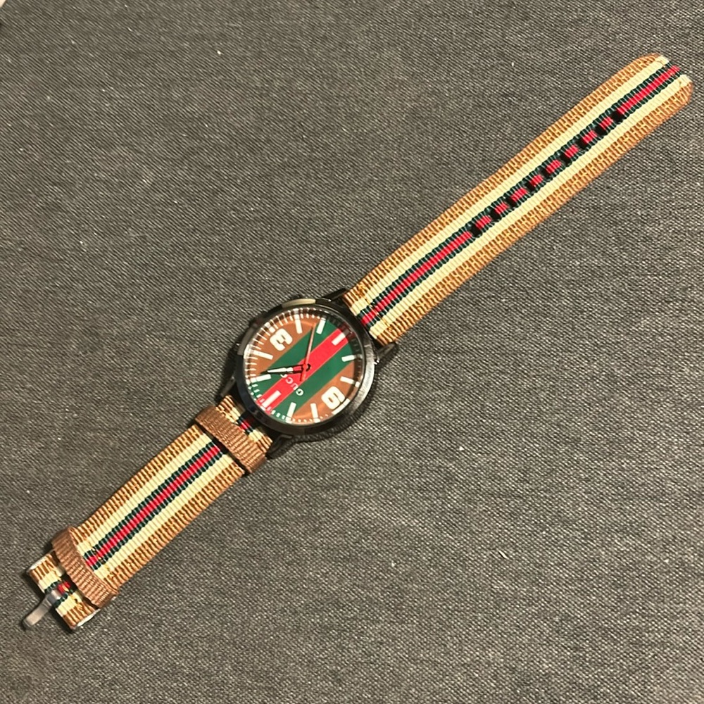 Unisex Gucci watch